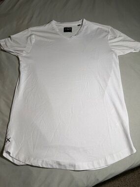 Men’s White V-Neck Curve Hem Tee